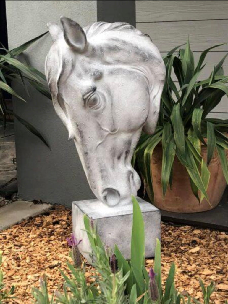 Outdoor Decor – Exclusively Equine