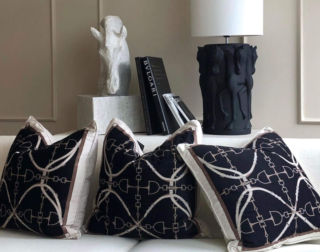 Dancing Horse Lamp - Black