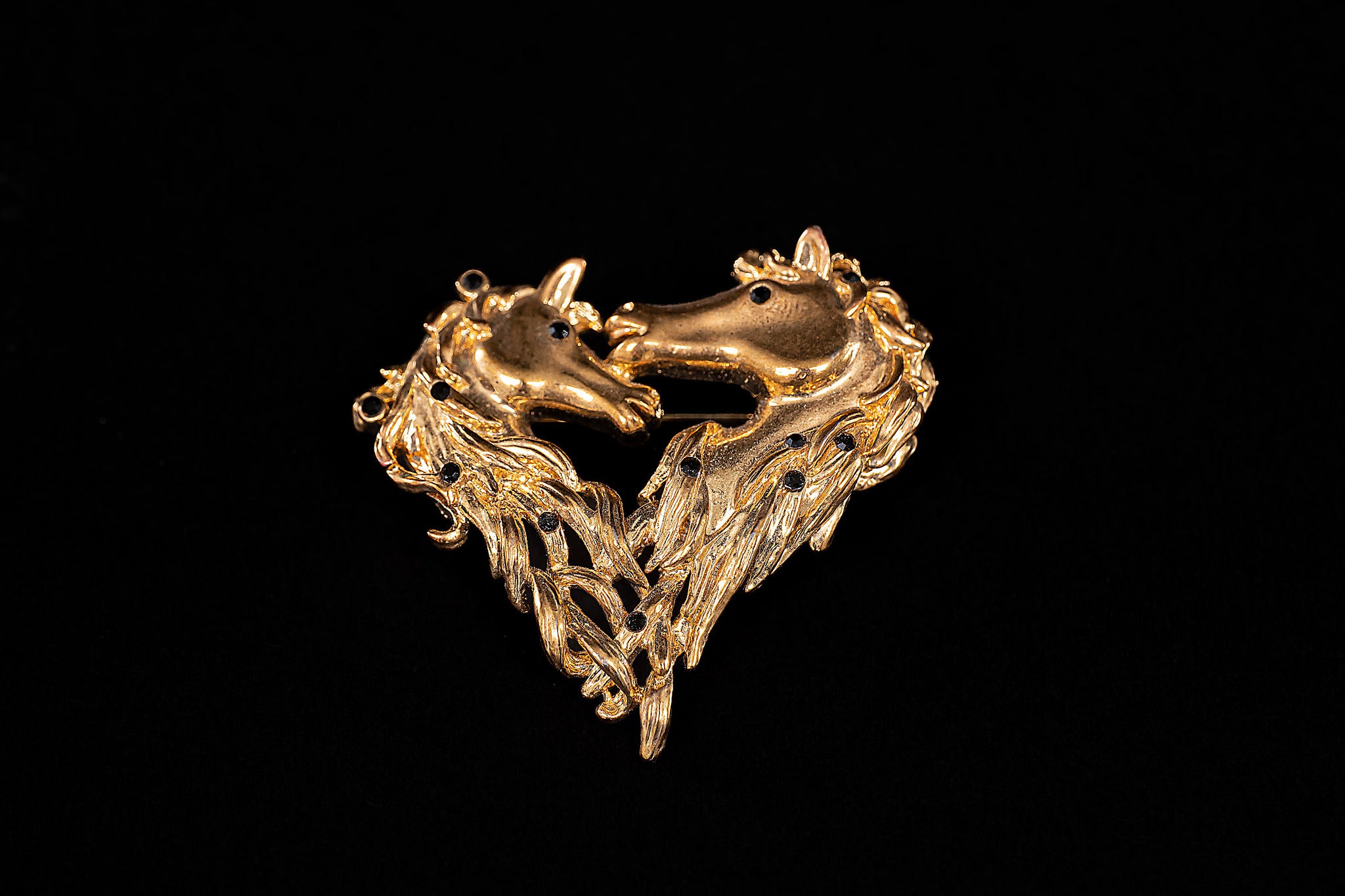 Horse brooches and pins discount