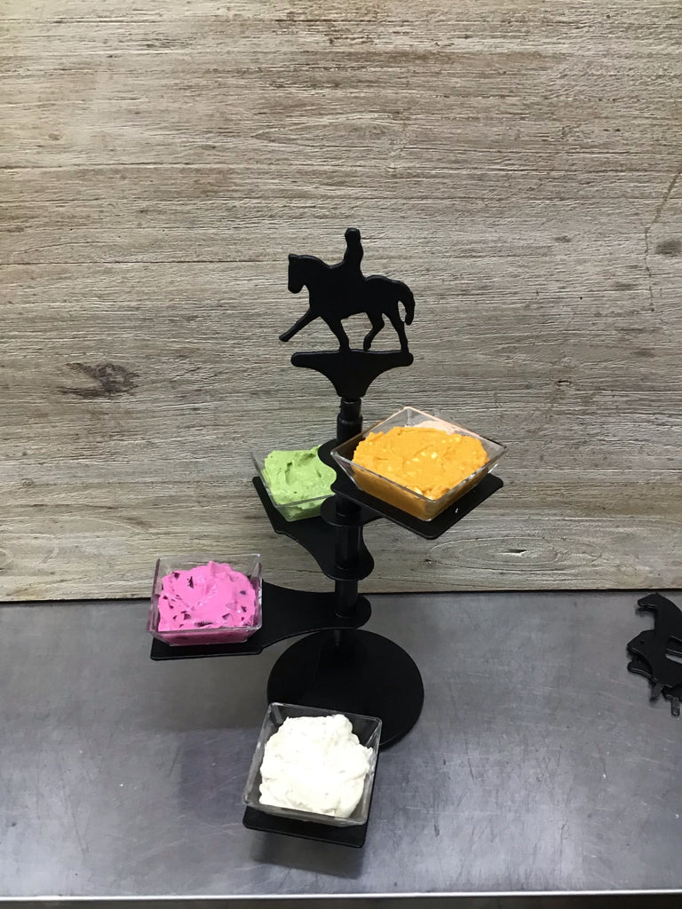 Dressage Horse Swivel Dipper