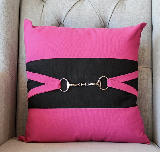 Snaffle Bit Cushion Cover -Black/Pink