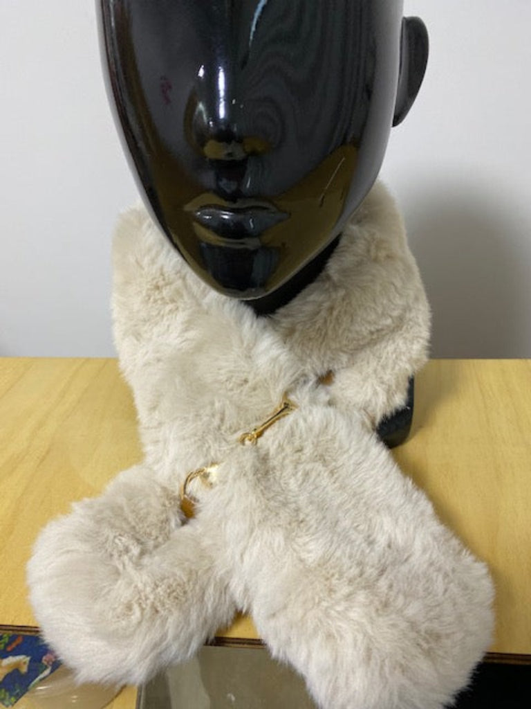 Verry Elleegant Snaffle Neck Warmers